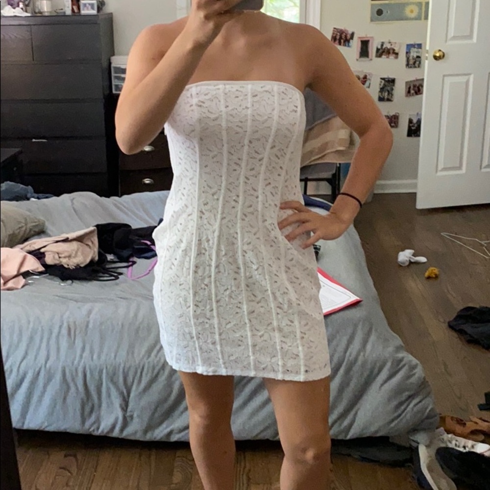 White lace strapless dress